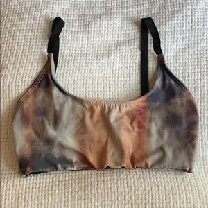 Onezie flow sports bra